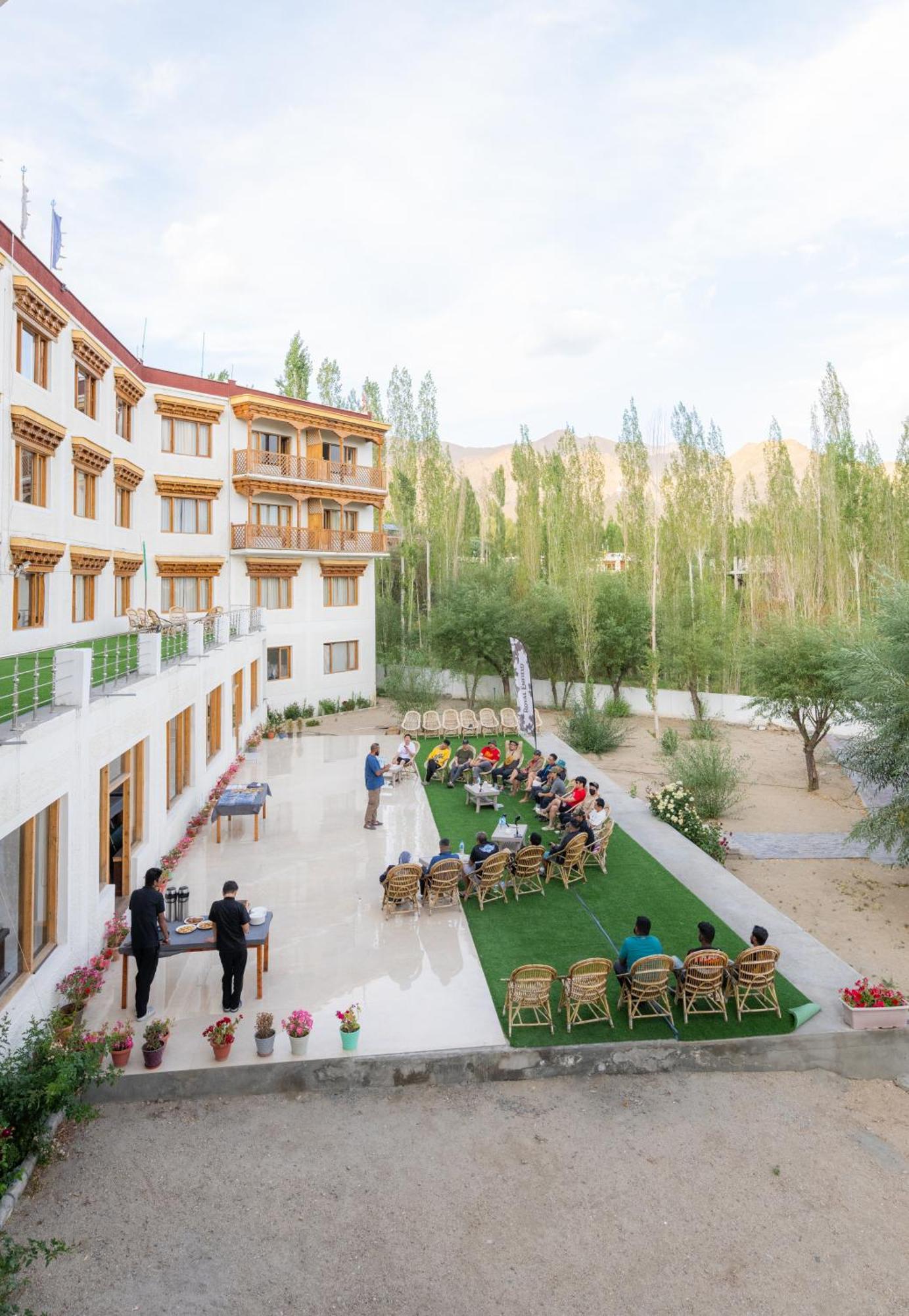 Hotel Deskitsal ليه المظهر الخارجي الصورة